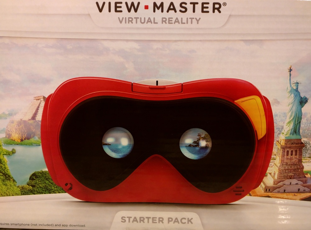 The new View-Master contains the View-master itself, an AR disk, lanyard, and instructions.